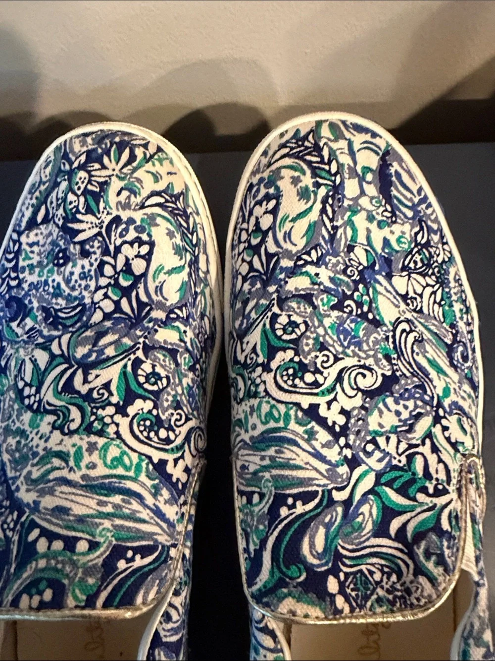 Lilly Pulitzer Julie Canvas Sneakers in Size 10